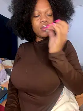 Boneca25 online show from October 22, 2025, 6:02 am