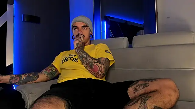 Snapshot of kaletattoo chatting on June 1, 2026, 11:23 am kaletattoo online show from June 1, 2026, 11:23 am