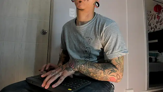 Snapshot of kaletattoo chatting on July 12, 2026, 11:56 am kaletattoo online show from July 12, 2026, 11:56 am