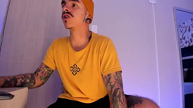 Snapshot of kaletattoo chatting on July 21, 2026, 7:05 pm kaletattoo online show from July 21, 2026, 7:05 pm