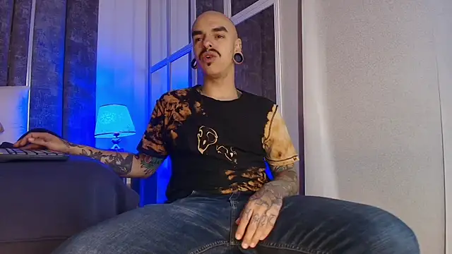 Snapshot of kaletattoo chatting on July 24, 2026, 1:31 pm kaletattoo online show from July 24, 2026, 1:31 pm
