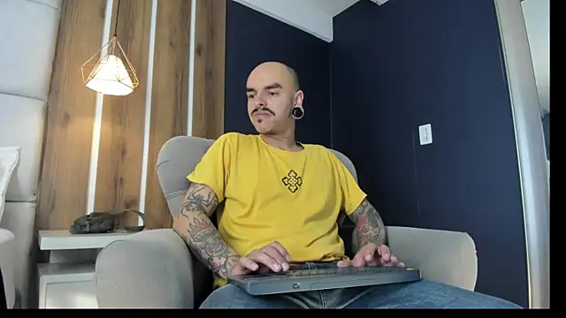 Snapshot of kaletattoo chatting on August 4, 2026, 11:24 am kaletattoo online show from August 4, 2026, 11:24 am