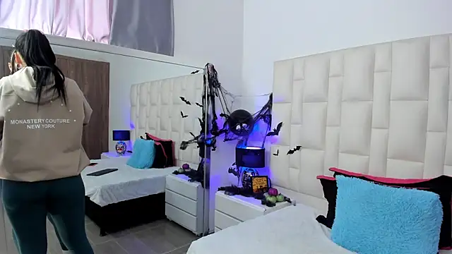 Ariana rouse online show from October 16, 2025, 4:41 pm