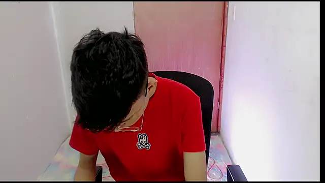 Snapshot of Alexxx_lov chatting on February 14, 2025, 12:14 pm Alexxx lov online show from February 14, 2025, 12:14 pm