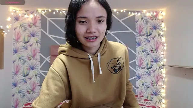 Snapshot of AmbarVanucci chatting on November 14, 2025, 5:28 am AmbarVanucci online show from November 14, 2025, 5:28 am