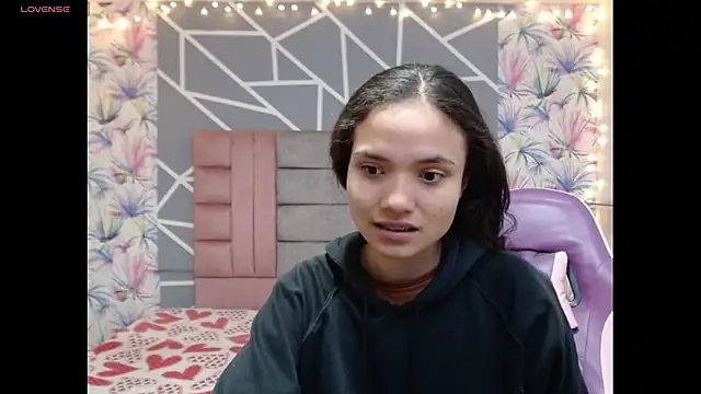 Snapshot of AmbarVanucci chatting on November 22, 2025, 4:33 am AmbarVanucci online show from November 22, 2025, 4:33 am