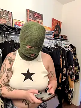 Snapshot of goblingirl888 chatting on October 2, 2025, 6:31 am goblingirl888 online show from October 2, 2025, 6:31 am