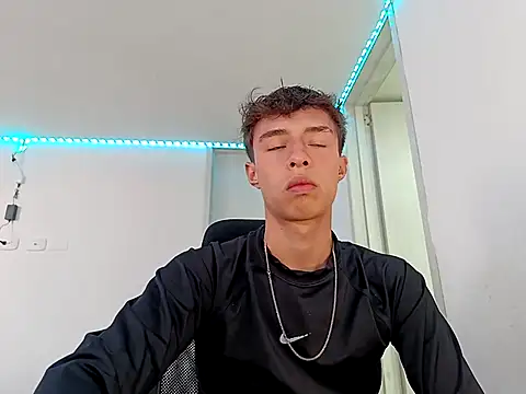 Juanmres online show from September 27, 2025, 6:57 pm