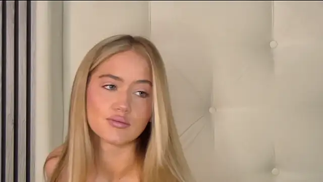 Snapshot of ur_wet_dreams chatting on March 20, 2025, 7:14 am ur wet dreams online show from March 20, 2025, 7:14 am