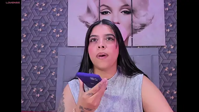 Emily rivera78 online show from April 22, 2026, 3:53 am