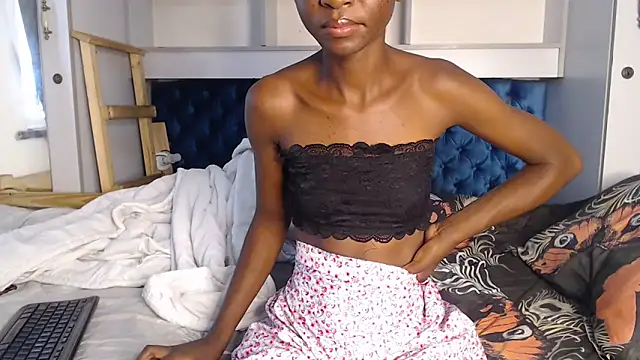 Snapshot of YoungDiva69 chatting on February 3, 2025, 11:20 am YoungDiva69 online show from February 3, 2025, 11:20 am