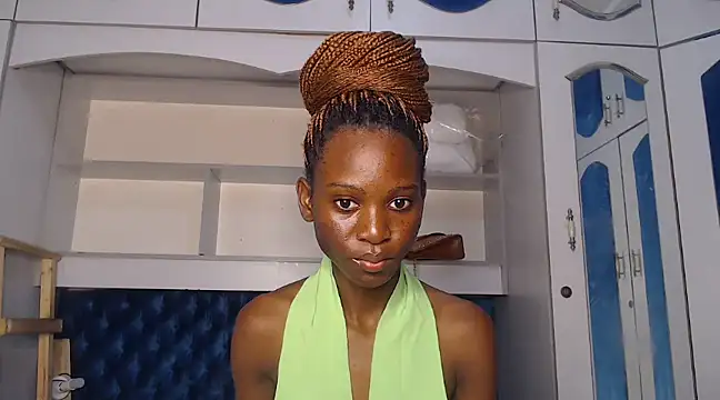 Snapshot of YoungDiva69 chatting on February 8, 2025, 6:22 pm YoungDiva69 online show from February 8, 2025, 6:22 pm