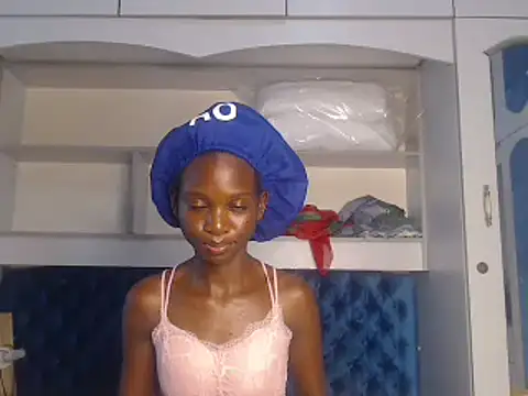 Snapshot of YoungDiva69 chatting on February 19, 2025, 9:17 am YoungDiva69 online show from February 19, 2025, 9:17 am