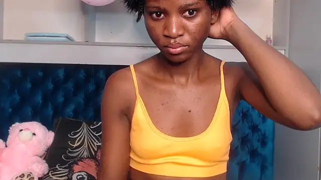 Snapshot of YoungDiva69 chatting on September 8, 2025, 6:18 pm YoungDiva69 online show from September 8, 2025, 6:18 pm