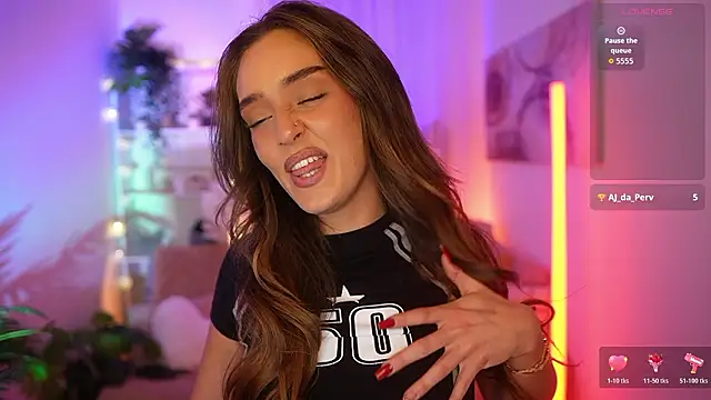 Clara Nia online show from March 14, 2026, 7:19 pm