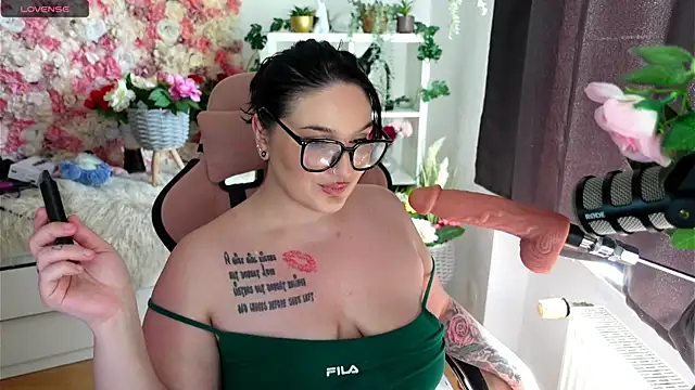 Jinyxx3 online show from May 5, 2026, 7:38 am