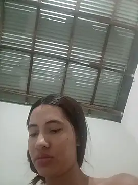 Snapshot of -Nicol chatting on October 24, 2025, 10:00 am -Nicol online show from October 24, 2025, 10:00 am