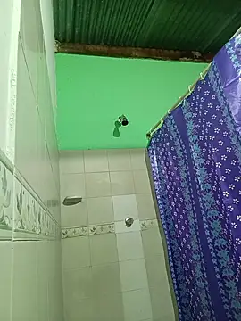 Snapshot of -Nicol chatting on November 9, 2025, 10:24 am -Nicol online show from November 9, 2025, 10:24 am