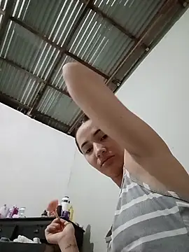 Snapshot of -Nicol chatting on November 15, 2025, 10:01 am -Nicol online show from November 15, 2025, 10:01 am