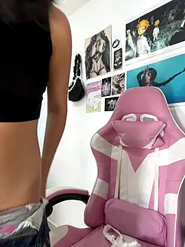 Snapshot of LiLy_kIndly chatting on October 9, 2025, 9:13 pm LiLy kIndly online show from October 9, 2025, 9:13 pm