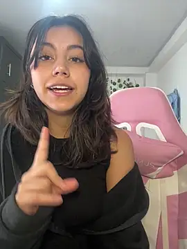 Snapshot of LiLy_kIndly chatting on October 12, 2025, 6:51 pm LiLy kIndly online show from October 12, 2025, 6:51 pm