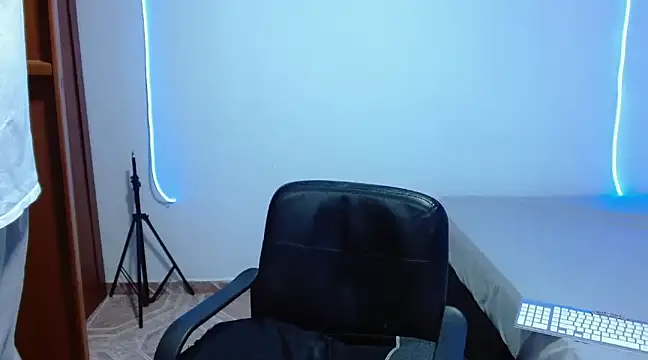 H3ll B0I online show from March 7, 2025, 6:46 am