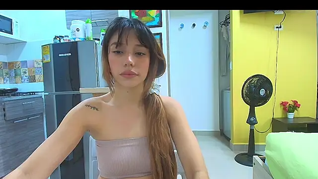 Snapshot of Alaiapink chatting on July 20, 2026, 6:21 pm Alaiapink online show from July 20, 2026, 6:21 pm