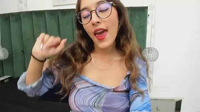 Snapshot of MelodyWinx chatting on February 3, 2025, 8:13 pm MelodyWinx online show from February 3, 2025, 8:13 pm