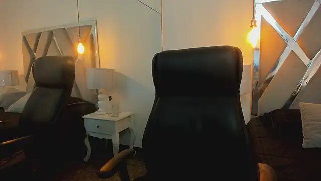 Snapshot of MelodyWinx chatting on October 23, 2025, 7:45 pm MelodyWinx online show from October 23, 2025, 7:45 pm