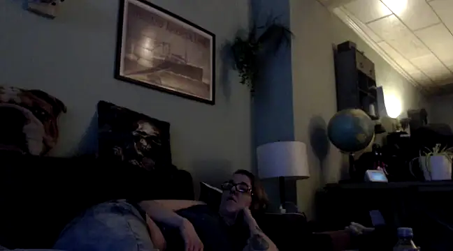 Snapshot of Astrid-Gilbert chatting on March 2, 2025, 12:20 am Astrid-Gilbert online show from March 2, 2025, 12:20 am