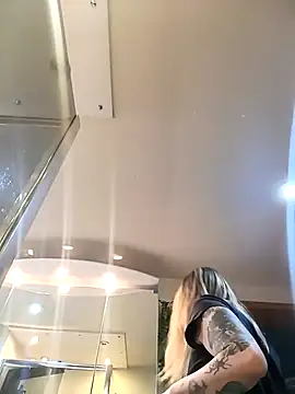 Snapshot of Astrid-Gilbert chatting on March 19, 2025, 8:12 am Astrid-Gilbert online show from March 19, 2025, 8:12 am