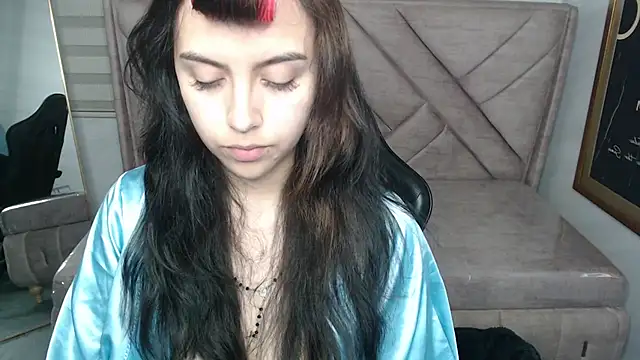 Snapshot of Hela_v chatting on May 8, 2026, 5:40 pm Hela v online show from May 8, 2026, 5:40 pm