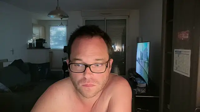Funnyjul31 online show from May 7, 2026, 5:18 pm