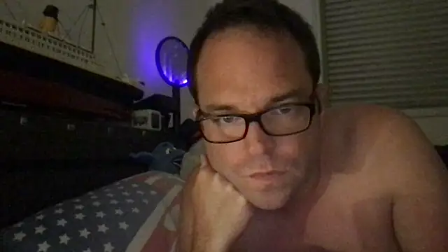Funnyjul31 online show from May 9, 2026, 10:04 pm