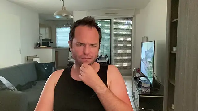 Funnyjul31 online show from May 17, 2026, 2:24 pm