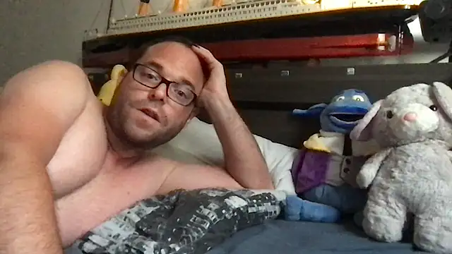 Funnyjul31 online show from May 29, 2026, 6:50 pm
