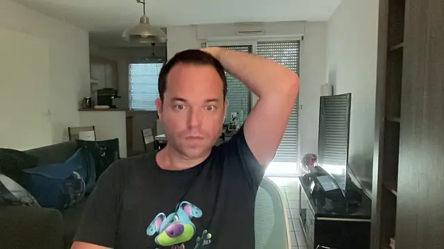 Funnyjul31 online show from May 31, 2026, 1:51 pm