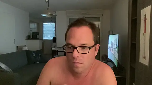 Funnyjul31 online show from June 18, 2026, 4:11 pm