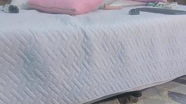 Snapshot of violet_gray_ chatting on February 25, 2025, 5:30 am violet gray online show from February 25, 2025, 5:30 am