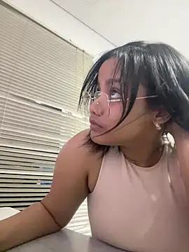 Snapshot of my_cam chatting on March 13, 2025, 12:05 am my cam online show from March 13, 2025, 12:05 am