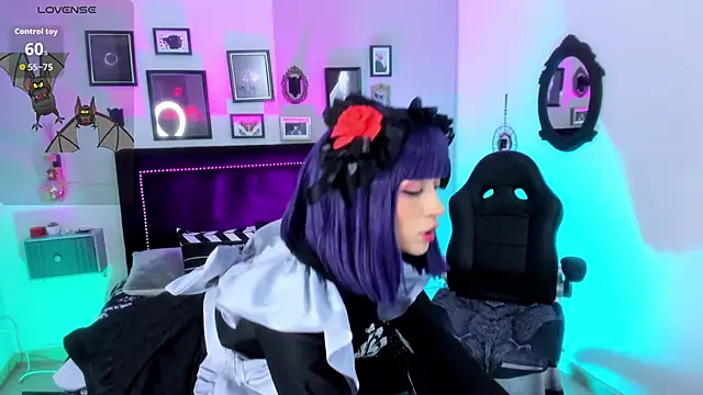 Snapshot of IsisRaichuu_ chatting on September 23, 2025, 8:56 pm IsisRaichuu online show from September 23, 2025, 8:56 pm