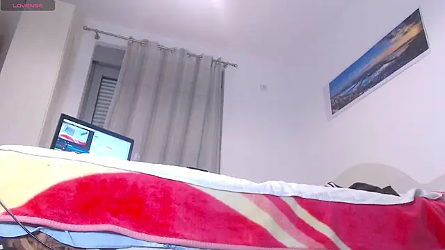 Snapshot of Ju-Hot chatting on December 8, 2024, 5:55 pm Ju-Hot online show from December 8, 2024, 5:55 pm