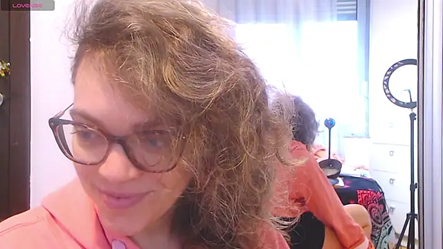 Snapshot of Ju-Hot chatting on January 22, 2025, 3:07 pm Ju-Hot online show from January 22, 2025, 3:07 pm