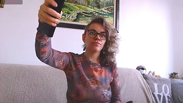 Snapshot of Ju-Hot chatting on March 2, 2025, 3:37 pm Ju-Hot online show from March 2, 2025, 3:37 pm