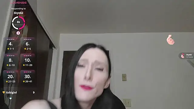 Snapshot of Ivyrose4999 chatting on June 18, 2026, 2:54 pm Ivyrose4999 online show from June 18, 2026, 2:54 pm