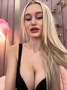 Snapshot of KristinaDane chatting on February 6, 2025, 3:16 am KristinaDane online show from February 6, 2025, 3:16 am