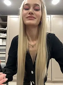 Snapshot of KristinaDane chatting on February 9, 2025, 3:43 am KristinaDane online show from February 9, 2025, 3:43 am