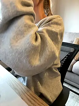 Snapshot of Phoebe_Lily chatting on December 16, 2025, 10:53 am Phoebe Lily online show from December 16, 2025, 10:53 am