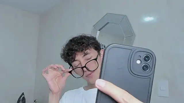 miketwink online show from December 13, 2025, 8:25 pm