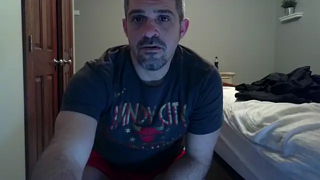 Snapshot of Troyt87 chatting on February 11, 2026, 5:23 am Troyt87 online show from February 11, 2026, 5:23 am